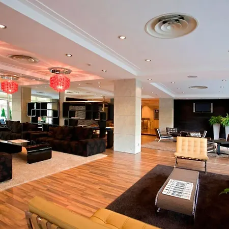 Ilunion Hotel