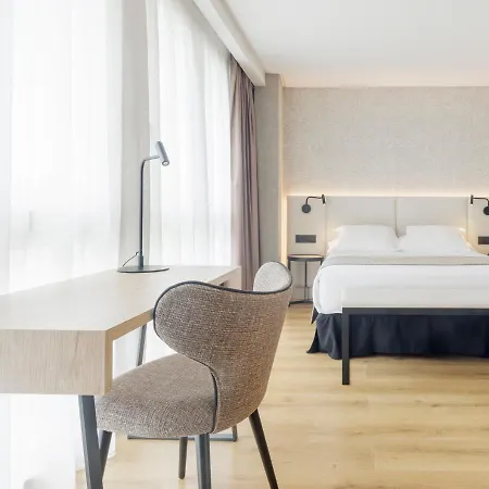 Отель Ilunion 4*