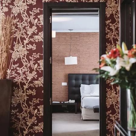 Ilunion Hotel