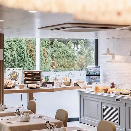 Отель Ilunion Сан-Себастьян