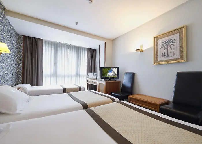 Отель Ilunion Сан-Себастьян